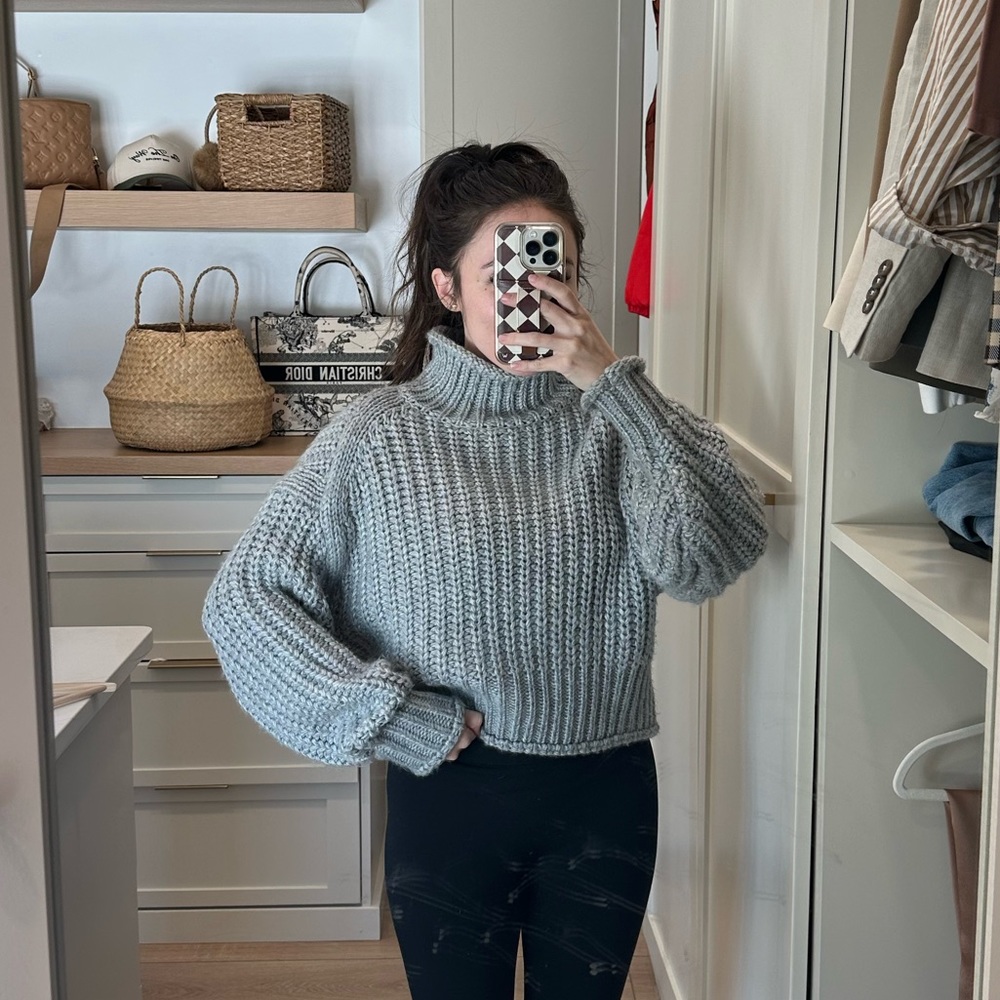 H&M Knit Turtleneck Sweater-Grey